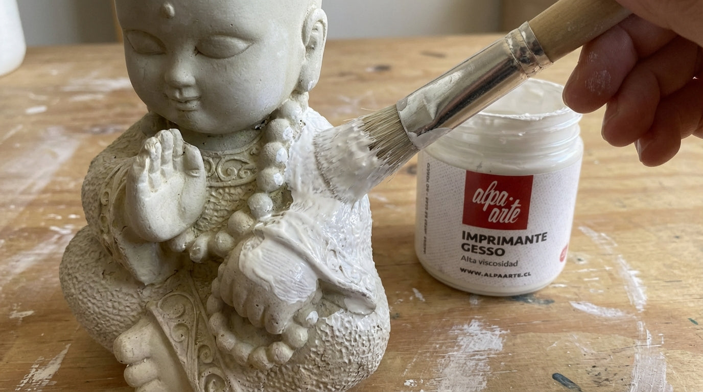 ¿Cómo pintar una figura de yeso?