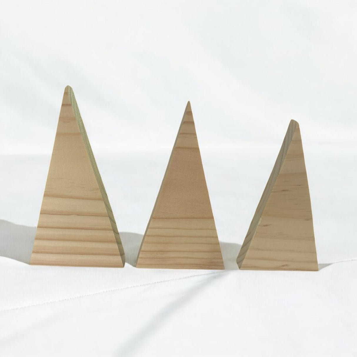 Trio de pinos triangulares